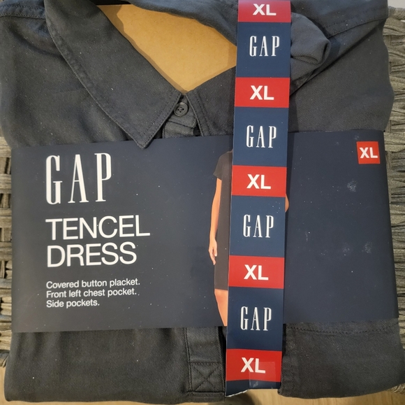 Dress - Picture 3 of 3